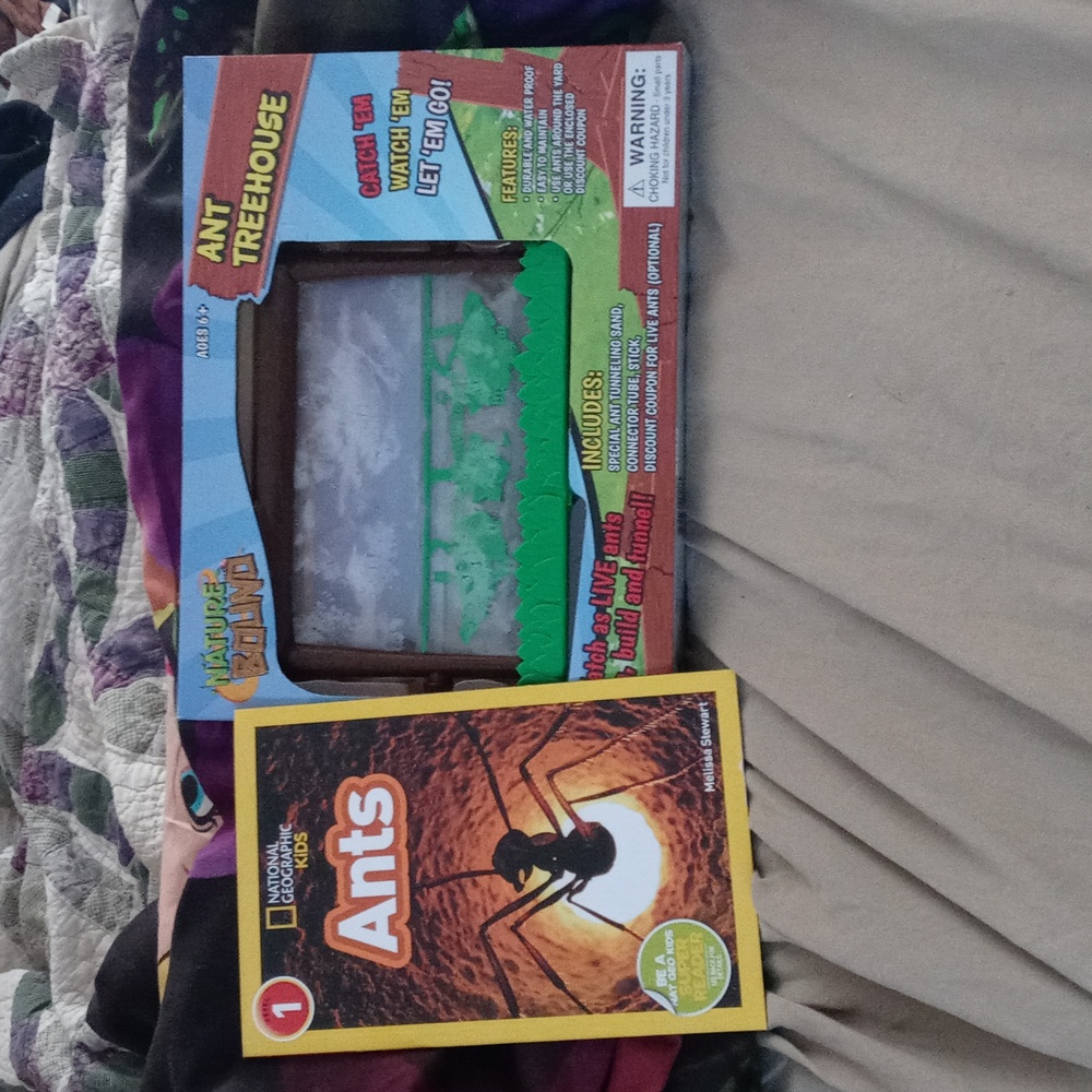 Bnwt nature's bound ant treehouse and ant book for kids